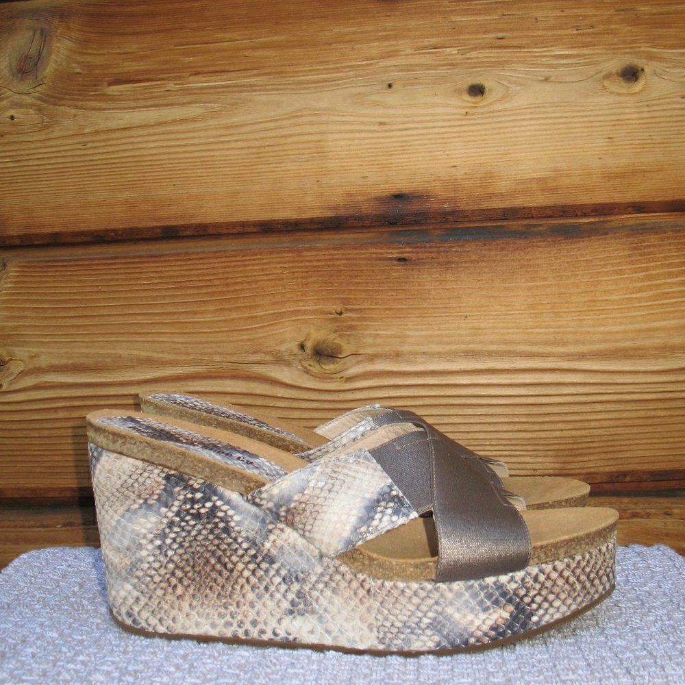 NWOB Snake Print Wedge Sandals